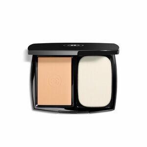 CHANEL Ultra Le Teint Compact Foundation • Gently Used